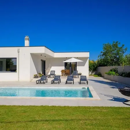 Botanica By Istrialux Villa *