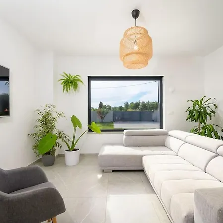 Botanica By Istrialux Villa *