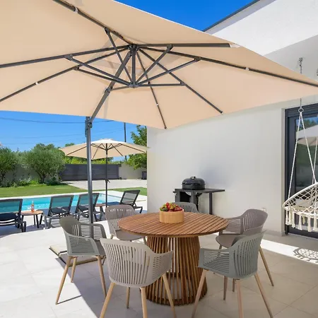 ヴィラ Botanica By Istrialux *