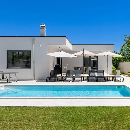 ヴィラ Botanica By Istrialux メドゥリン