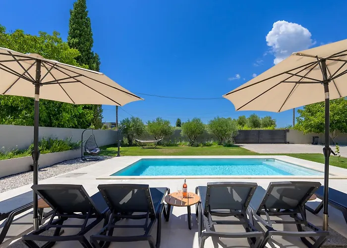 Botanica By Istrialux * מדולין